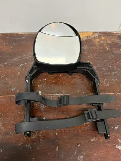 Towing Mirror – Universal Fit Clip-on towing mirror in great condition. Perfect for improving visibi...