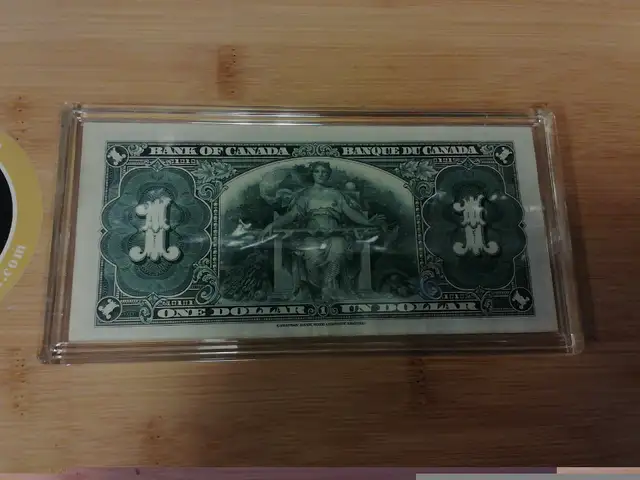 1937 Bank of Canada $1 BC-21d AU(+) Banknote in Arts & Collectibles in Mississauga / Peel Region - Image 3