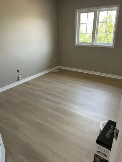 Room available in a 3 bedroom townhouse on sharing basis for a girl. Easy access to public transit n...