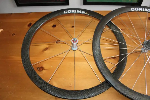 CARBON Tubular CORIMA wheelset 650C ROUES VELO road route bike dans Châssis et pièces  à Longueuil/Rive Sud - Image 4