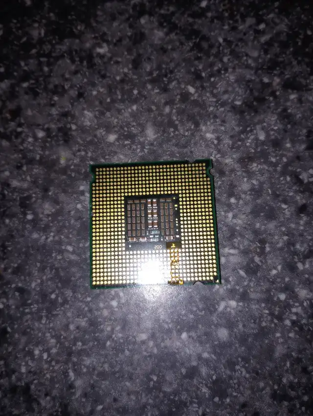 Cpu Intel Xeon 5460  LGA 775 in System Components in City of Montréal - Image 3