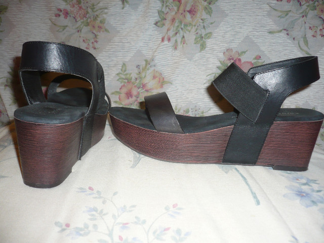 Cute Leather Black Sandal Wedges size-10. Brand: Chinese Laundry in Women's - Shoes in Cambridge - Image 3