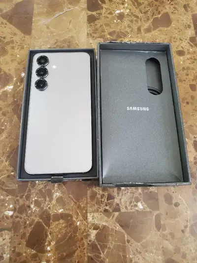 Samsung Galaxy S25 128GB, View more