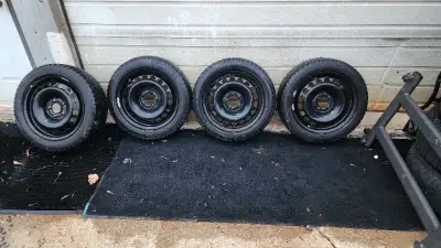 5 x 114.3 Steel Rims 195 65 16 tires Low tread, holds air winter wheels - 10% tread left, low tread...