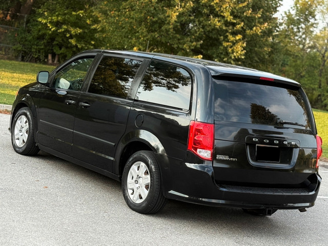 Mini-van Dodge Grand Caravan 2013 Black 7 Seater  in Cars & Trucks in City of Toronto - Image 3