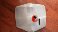 ** FOLDING PLASTIC WATER CONTAINER WITH SPOUT **