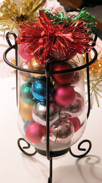 Christmas Centerpiece - Christmas Baubles in Candle Holder