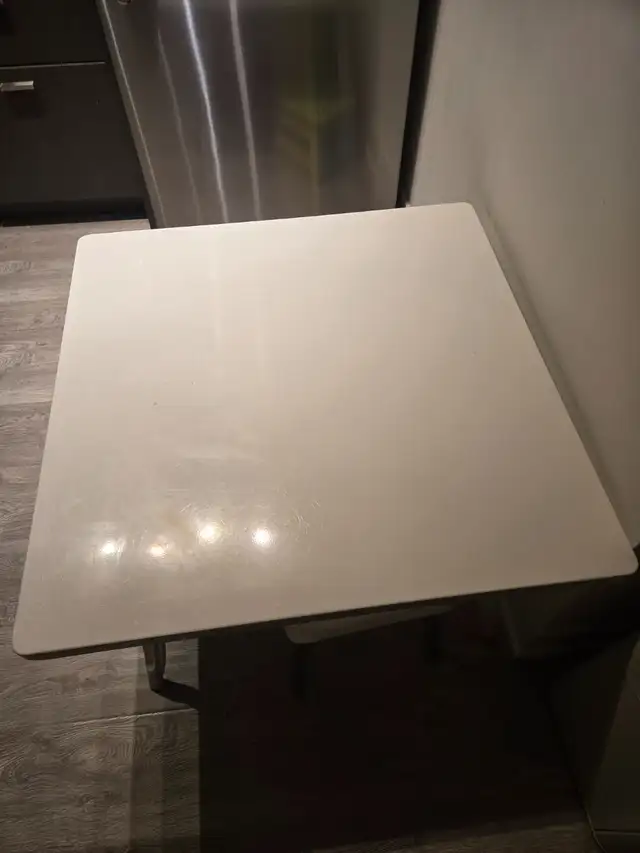 Metal children's activity/dining table- White in Dining Tables & Sets in City of Toronto - Image 3
