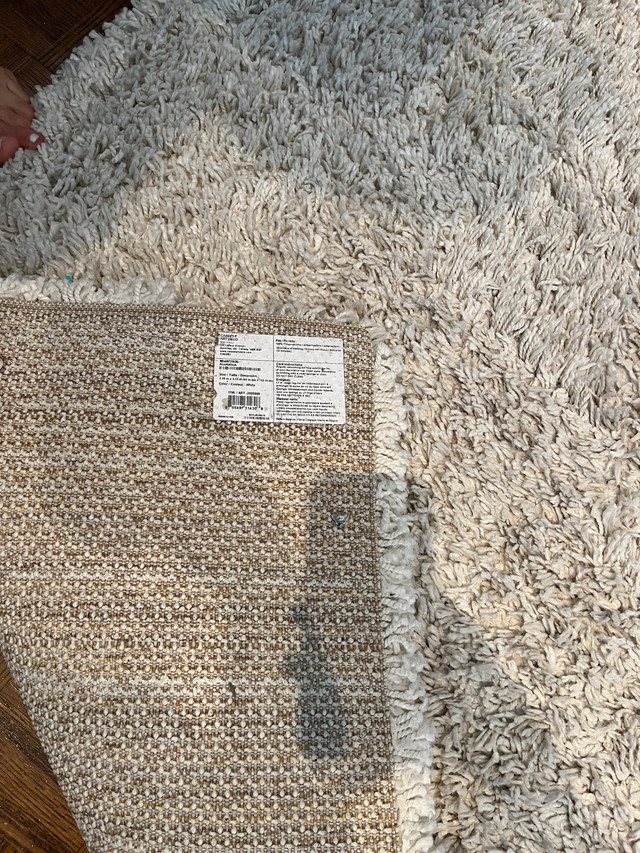 Area Carpet  in Rugs, Carpets & Runners in Markham / York Region - Image 4