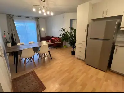 Très bel appartement 3 1/2, spacieux et lumineux, tout meublé a louer. Très bien situé, à Charlesbou...