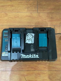 MAKITA DUAL BATTERY CHARGER DC18RD 