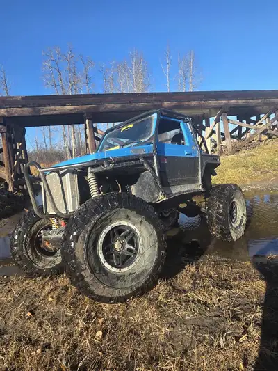 Suzuki samurai/toyota rock crawler 22re motor and 5 speed toyota trans Twin stick t-case 4:74 ratio...