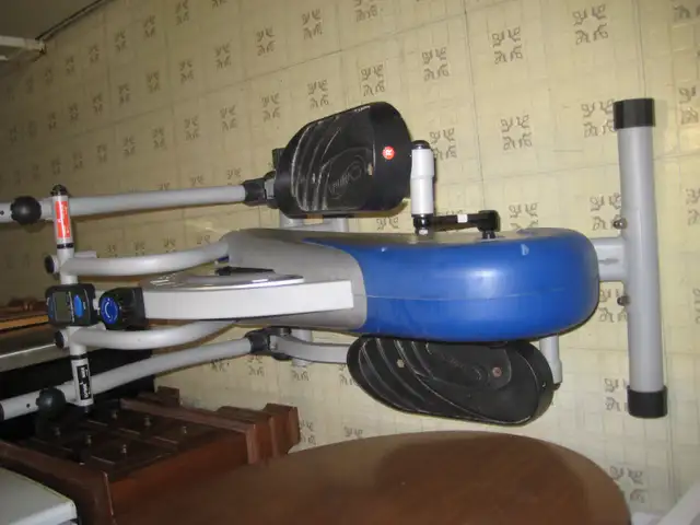 FS: Exercise machine and weights items in Exercise Equipment in Ottawa - Image 2