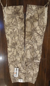 Vintage Style Baggy Camo Cargo Pants with Zipper Details NWT Delta/Surrey/Langley Greater Vancouver Area Preview