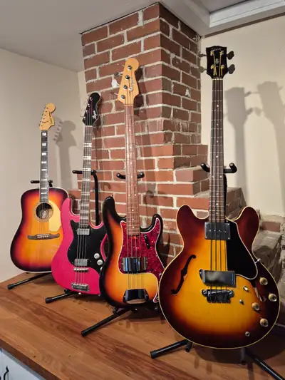 Fender Gibson Hofner, View more