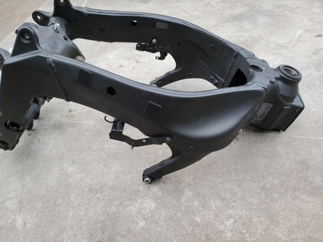 2019 Kawasaki Ninja ZX6R FRAME (clean title) in Motorcycle Parts & Accessories in Vernon - Image 2