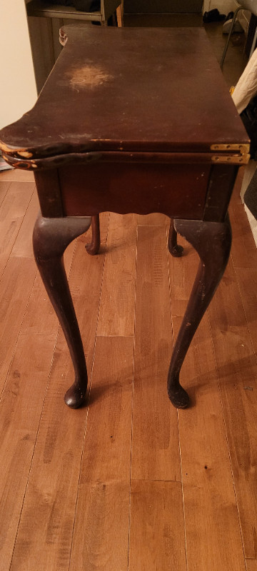 Antique folding side table in Other Tables in City of Toronto - Image 4