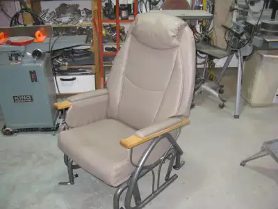 Fauteuil autolock pour personne agée en excellente condition, View more