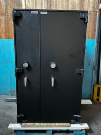 Safe AMSEC Commercial Double Door with ESL20 Locks