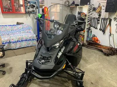 2023 Grand Touring, excellent condition, 2 up sear, hand warmers for passenger, heated seat for driv...