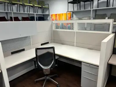 Teknion Leverage System Condition: Excellent Dimension: 84"x84" Quantity: 100 In Stock Quad Configur...