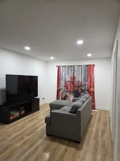 This beautiful apartment is available for immediate possession, located 2 minutes ftom kleefeld scho...