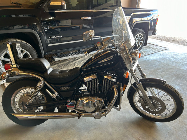 2003 Suzuki intruder  in Street, Cruisers & Choppers in Swift Current - Image 2