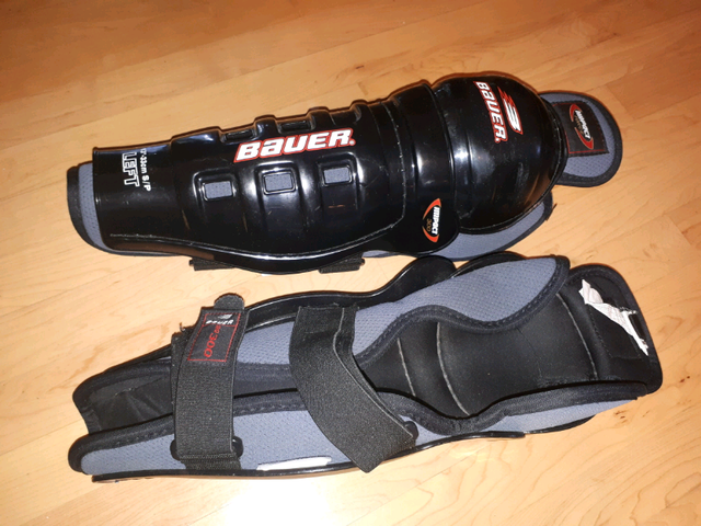 Womens Hockey Equipment in Hockey in Belleville - Image 6