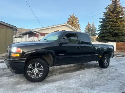 MOVING NEED GONE!! RARE! 2003 GMC Denali Quadrasteer extended cab AWD Pick-Up truck that is absolute...
