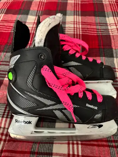 Kids hockey skates - 3.5, View more