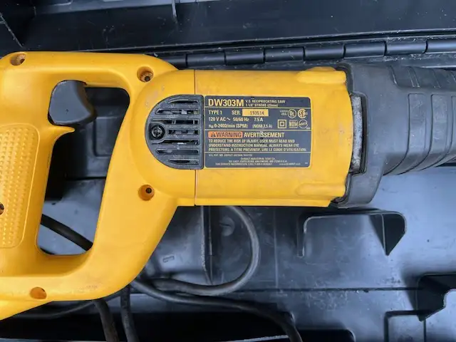 "DEWALT" DW-303M, RECIPROCATING SAW (corded) in Power Tools in Oakville / Halton Region - Image 4