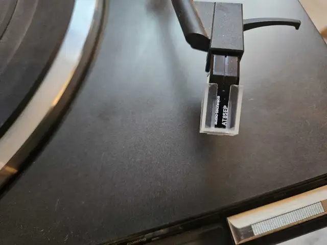 Technics Turntable with Matalica lp in Stereo Systems & Home Theatre in Oshawa / Durham Region - Image 2
