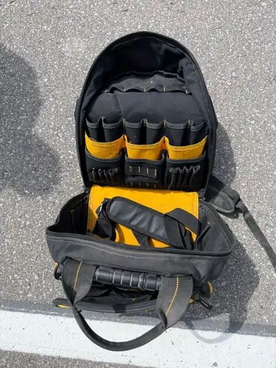 This is a DeWalt tool backpack, perfect for carrying your tools to the job site. This backpack is us...