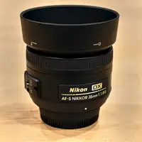 Nikon AF-S DX Nikkor 35mm f/1.8G camera lens - Like New
