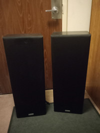 2 Hitachi speakers, Canadian made.12" wide X 8" deep X 32" high