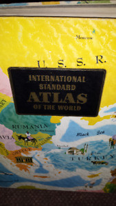 INTERNATIONAL ATLAS OF THE WORLD in Textbooks in Sarnia - Image 2