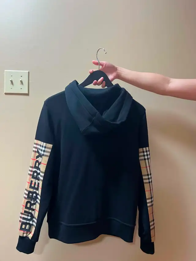 Woman's Burberry hoodie sweater in Women's - Tops & Outerwear in City of Toronto - Image 3