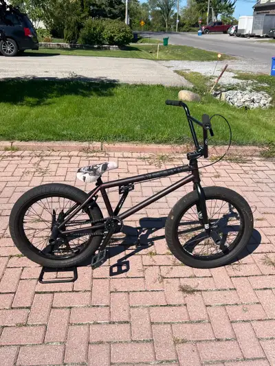 2022 Kink Switch - Like New!, View more