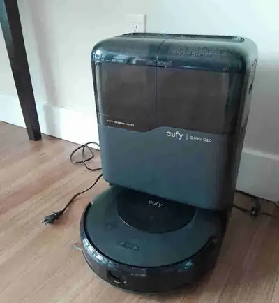 Omni C20 vacuum / Mop. Approximately 1 year old, infrequently used.