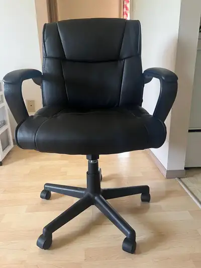 Ikea computer table and chair Look like brand new Barely used
