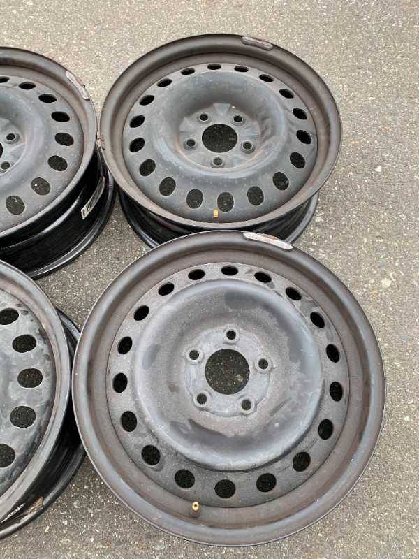 Set of BMW 17X6.5 et40 5x120 black steel wheels in exc condition in Tires & Rims in Delta/Surrey/Langley - Image 2