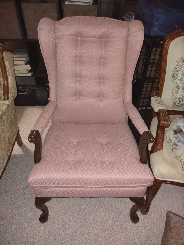 Vintage Antique style chair in Chairs & Recliners in St. Catharines
