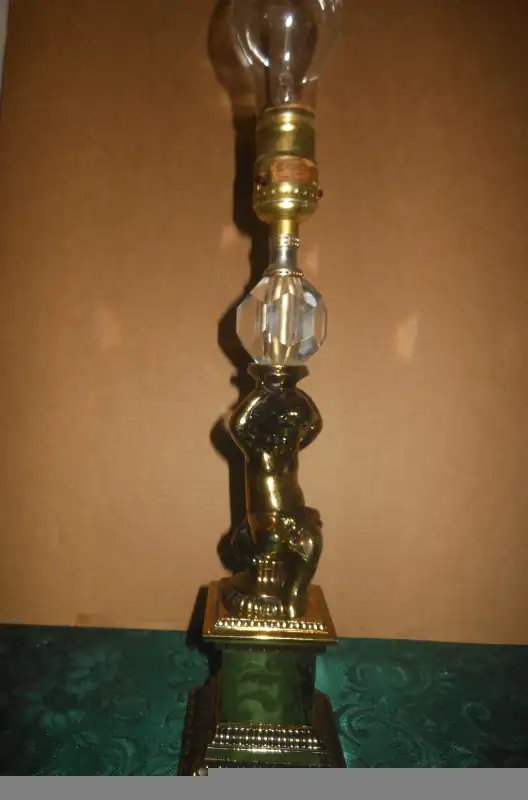 Vintage brass table lamp in Indoor Lighting & Fans in City of Montréal - Image 10