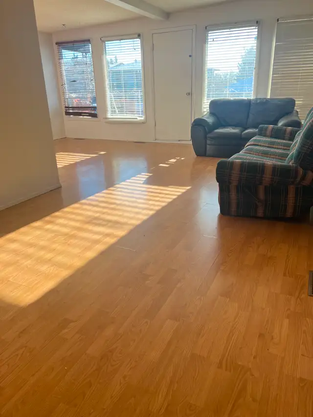 Balcony/All Utilities &Wi-Fi included/5 min walk Franklin Ctrain