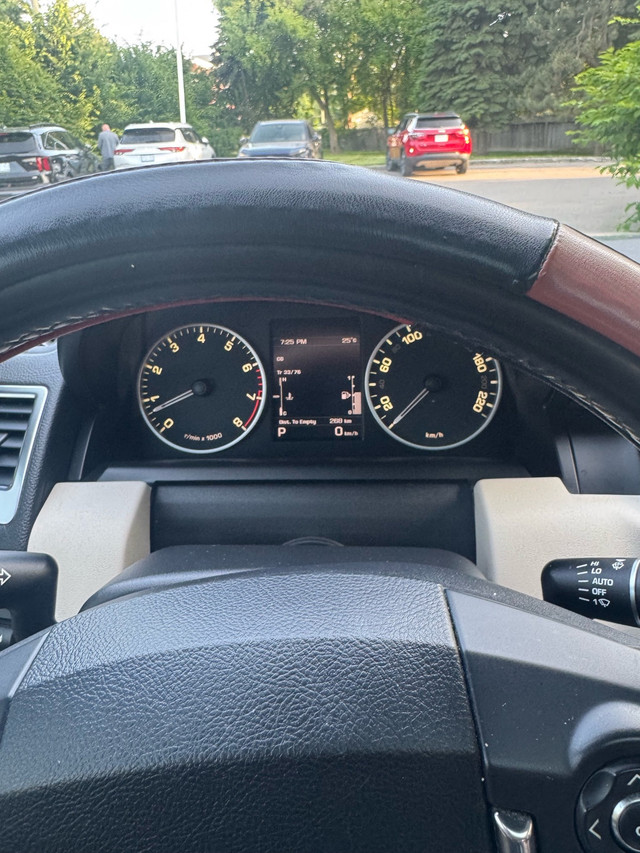  2013 Range Rover in Cars & Trucks in Hamilton