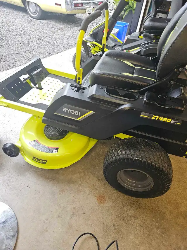 Ryobi Zero Turn Lawnmower in Lawnmowers & Leaf Blowers in Ottawa - Image 3