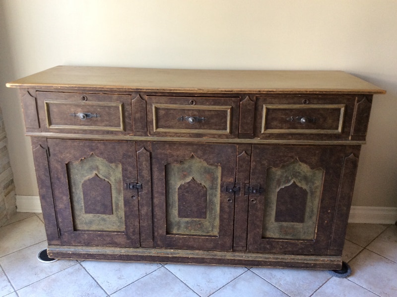 Buffet solid wood, vintage Hutches & Display