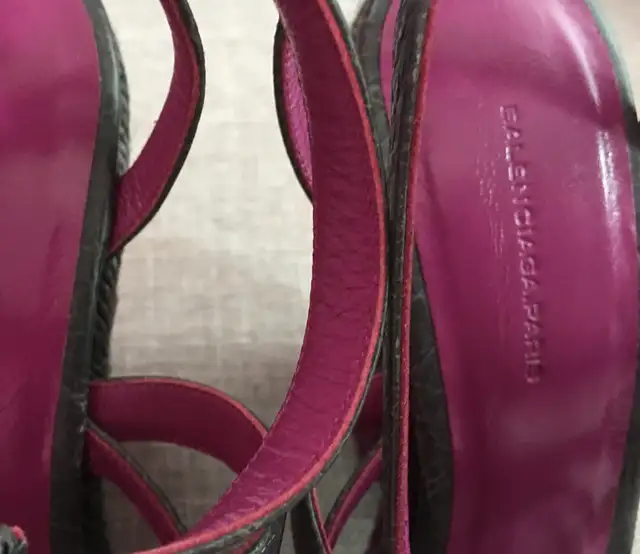 AUTHENTIC BALENCIAGA GROMMET WEDGE SANDALS-SIZE 9, fits size 8 in Women's - Shoes in Oakville / Halton Region - Image 11