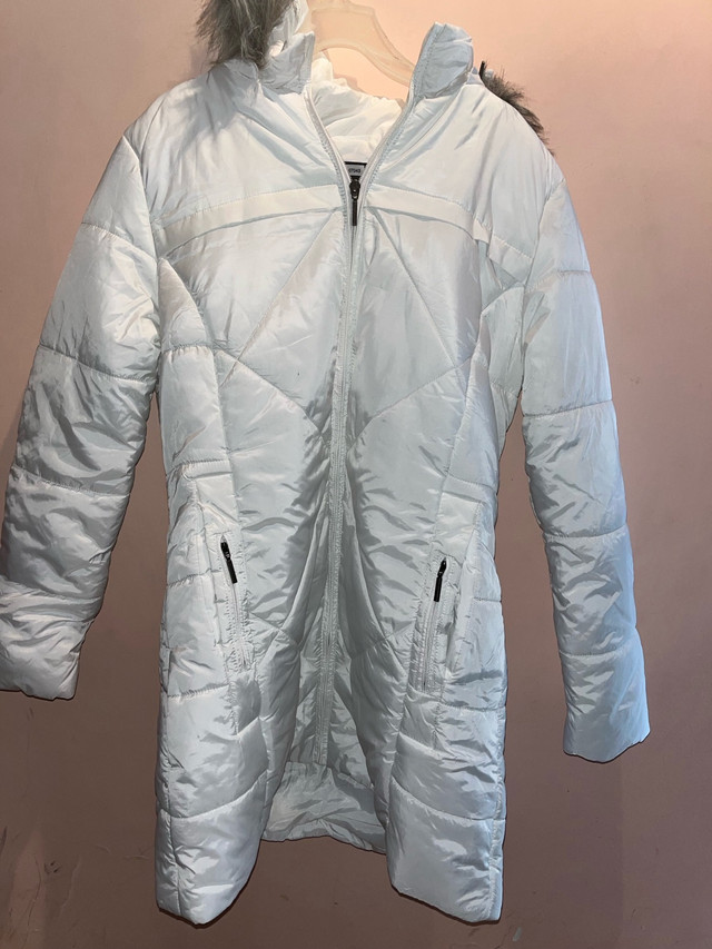 Weatherproof women’s winter coat /manteau d’hiver femmes (blanc) dans Femmes - Hauts et vêtements d'extérieur  à Ville de Montréal