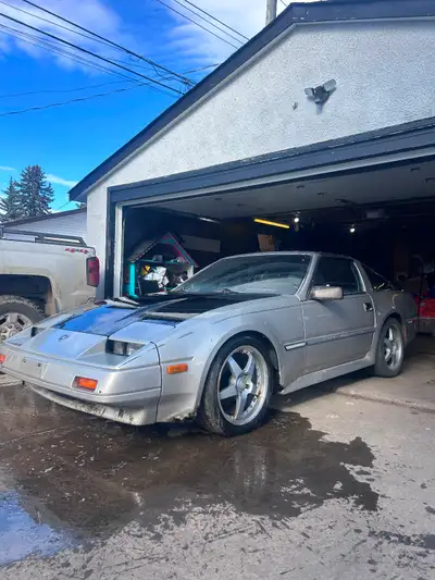 1986 Nissan 300zx 2+0 5 speed manual. T-tops Been sitting for a long time and needs new fuel pump an...